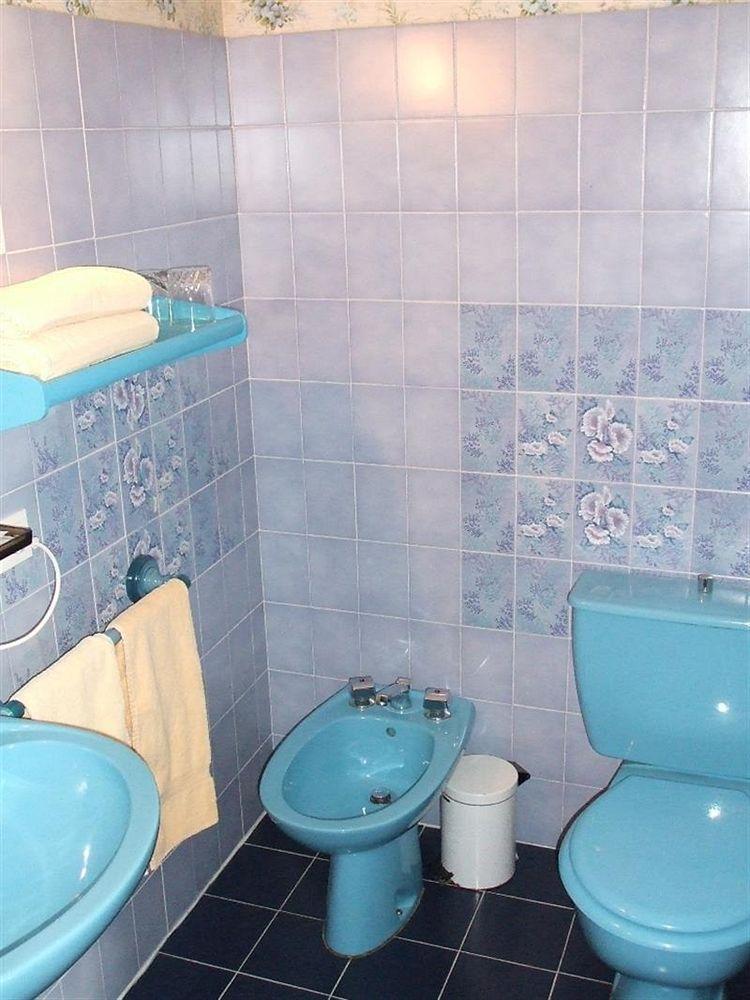 מלון לוקרונה Logis Le Prieure מראה חיצוני תמונה